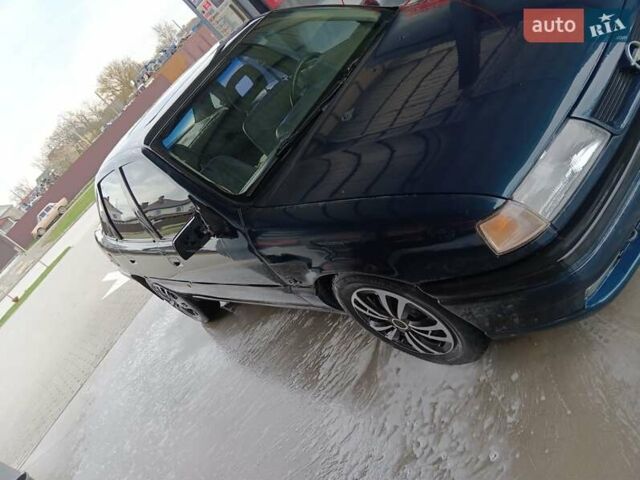 Синий Опель Вектра, объемом двигателя 2 л и пробегом 265 тыс. км за 1500 $, фото 1 на Automoto.ua