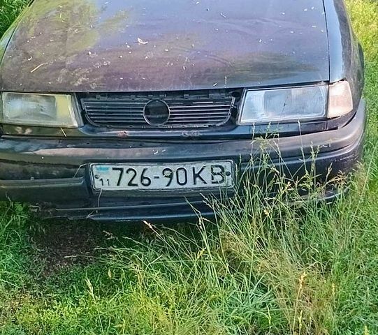 Синій Опель Вектра, об'ємом двигуна 1.7 л та пробігом 390 тис. км за 800 $, фото 1 на Automoto.ua