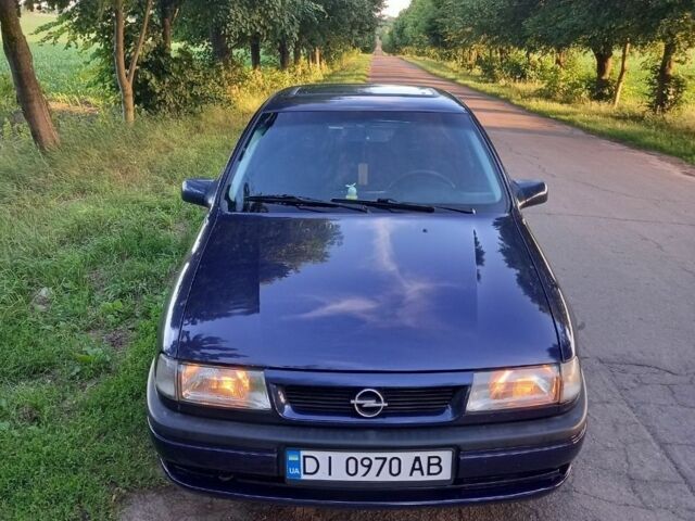 Синий Опель Вектра, объемом двигателя 1.6 л и пробегом 332 тыс. км за 1405 $, фото 1 на Automoto.ua