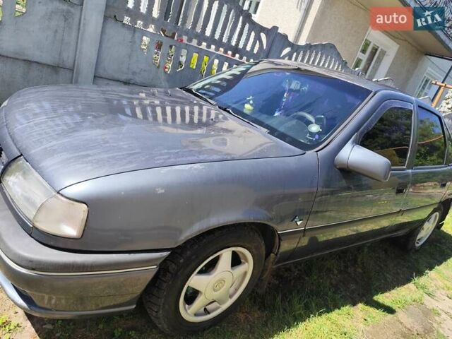 Синий Опель Вектра, объемом двигателя 1.6 л и пробегом 377 тыс. км за 1400 $, фото 1 на Automoto.ua