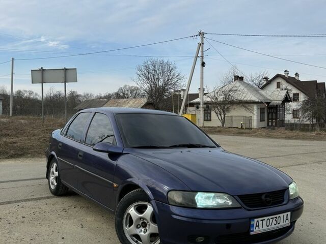 Синий Опель Вектра, объемом двигателя 1.6 л и пробегом 310 тыс. км за 2080 $, фото 1 на Automoto.ua