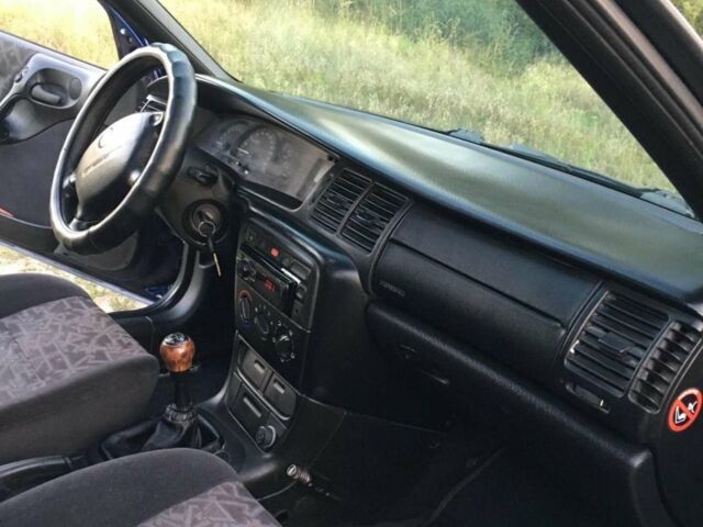 Синій Опель Вектра, об'ємом двигуна 1.6 л та пробігом 596 тис. км за 3000 $, фото 1 на Automoto.ua
