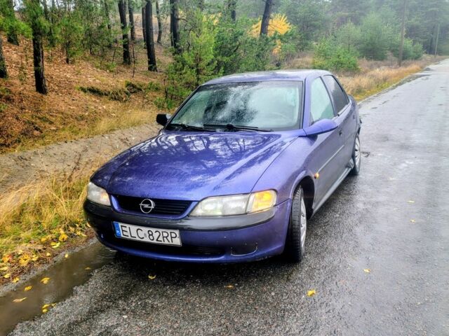 Синій Опель Вектра, об'ємом двигуна 2 л та пробігом 350 тис. км за 1200 $, фото 1 на Automoto.ua