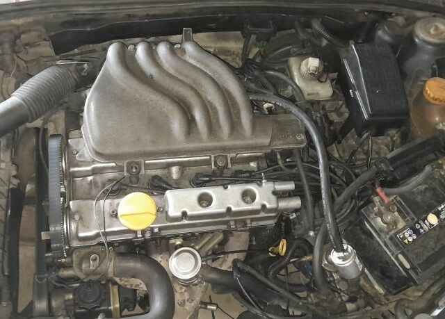 Синий Опель Вектра, объемом двигателя 1.6 л и пробегом 437 тыс. км за 900 $, фото 1 на Automoto.ua