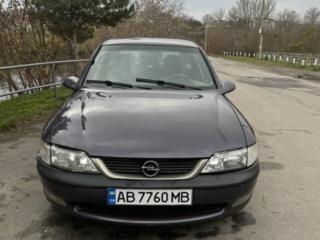 Синий Опель Вектра, объемом двигателя 2 л и пробегом 300 тыс. км за 1800 $, фото 1 на Automoto.ua