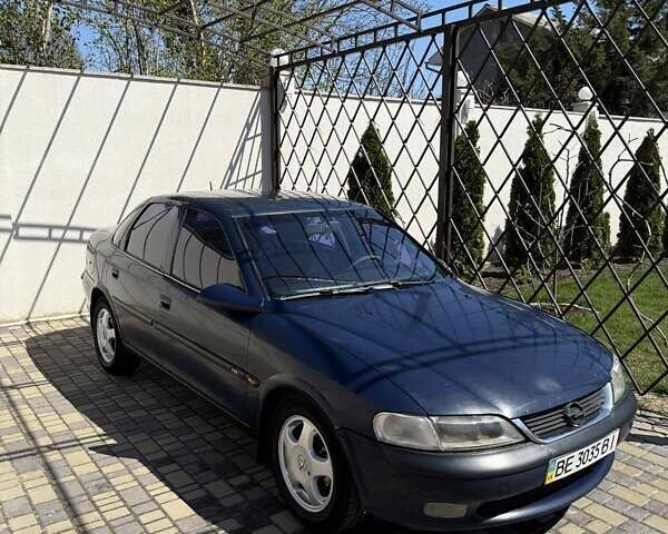Синій Опель Вектра, об'ємом двигуна 1.8 л та пробігом 372 тис. км за 2700 $, фото 1 на Automoto.ua