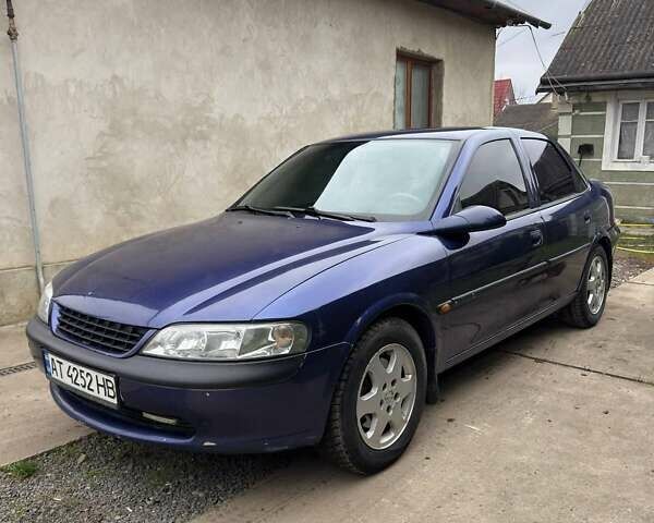Синий Опель Вектра, объемом двигателя 2 л и пробегом 240 тыс. км за 2300 $, фото 1 на Automoto.ua