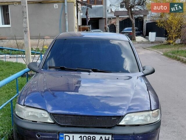 Синий Опель Вектра, объемом двигателя 1.6 л и пробегом 325 тыс. км за 1500 $, фото 1 на Automoto.ua