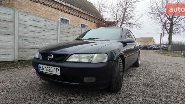 Синий Опель Вектра, объемом двигателя 2 л и пробегом 359 тыс. км за 2900 $, фото 1 на Automoto.ua