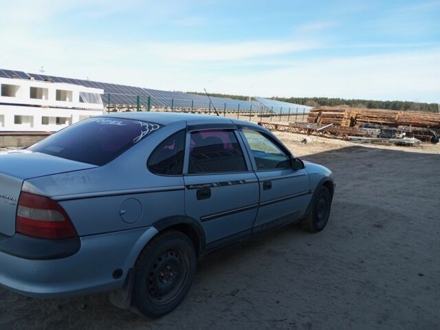 Синий Опель Вектра, объемом двигателя 1.8 л и пробегом 300 тыс. км за 464 $, фото 1 на Automoto.ua