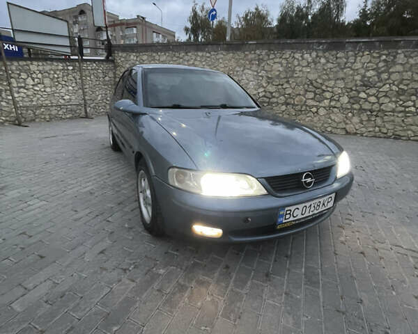 Синий Опель Вектра, объемом двигателя 2 л и пробегом 350 тыс. км за 1700 $, фото 1 на Automoto.ua