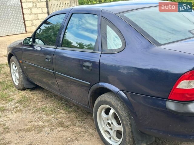 Синій Опель Вектра, об'ємом двигуна 1.6 л та пробігом 296 тис. км за 2500 $, фото 1 на Automoto.ua