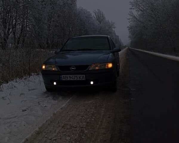 Синій Опель Вектра, об'ємом двигуна 1.8 л та пробігом 283 тис. км за 2600 $, фото 1 на Automoto.ua
