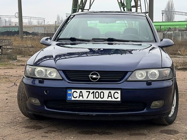 Синий Опель Вектра, объемом двигателя 2 л и пробегом 0 тыс. км за 3500 $, фото 1 на Automoto.ua