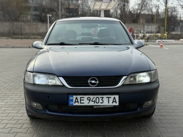 Синій Опель Вектра, об'ємом двигуна 2 л та пробігом 777 тис. км за 1700 $, фото 1 на Automoto.ua