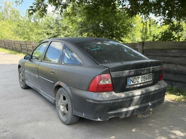 Синий Опель Вектра, объемом двигателя 0 л и пробегом 200 тыс. км за 600 $, фото 1 на Automoto.ua