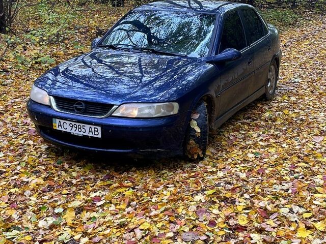 Синій Опель Вектра, об'ємом двигуна 2 л та пробігом 390 тис. км за 1800 $, фото 1 на Automoto.ua