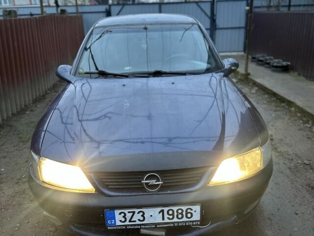 Синій Опель Вектра, об'ємом двигуна 2 л та пробігом 200 тис. км за 350 $, фото 1 на Automoto.ua