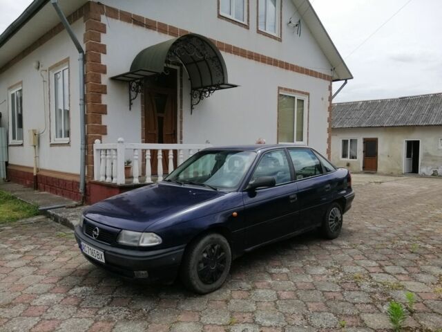 Синий Опель Вектра, объемом двигателя 1.5 л и пробегом 257 тыс. км за 916 $, фото 1 на Automoto.ua