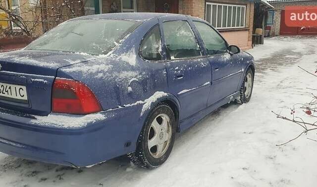 Синий Опель Вектра, объемом двигателя 1.6 л и пробегом 262 тыс. км за 1600 $, фото 1 на Automoto.ua