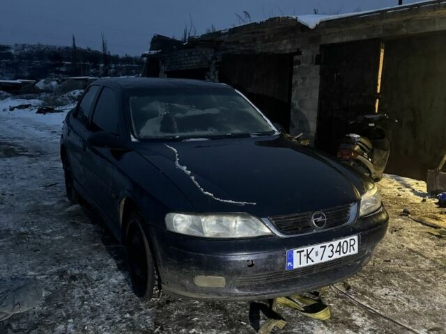 Синий Опель Вектра, объемом двигателя 1.6 л и пробегом 270 тыс. км за 393 $, фото 1 на Automoto.ua
