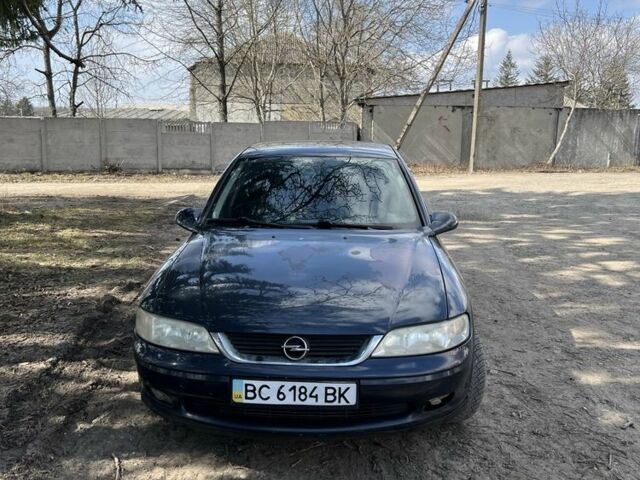 Синий Опель Вектра, объемом двигателя 1.8 л и пробегом 300 тыс. км за 1700 $, фото 1 на Automoto.ua