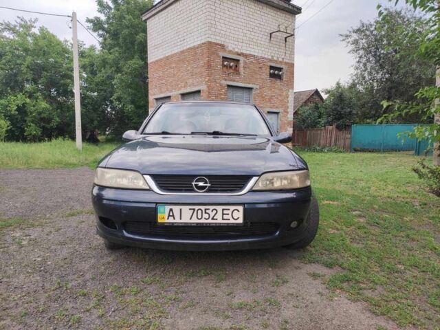 Синий Опель Вектра, объемом двигателя 2.2 л и пробегом 237 тыс. км за 2500 $, фото 1 на Automoto.ua
