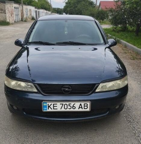Синий Опель Вектра, объемом двигателя 1.8 л и пробегом 400 тыс. км за 2302 $, фото 1 на Automoto.ua