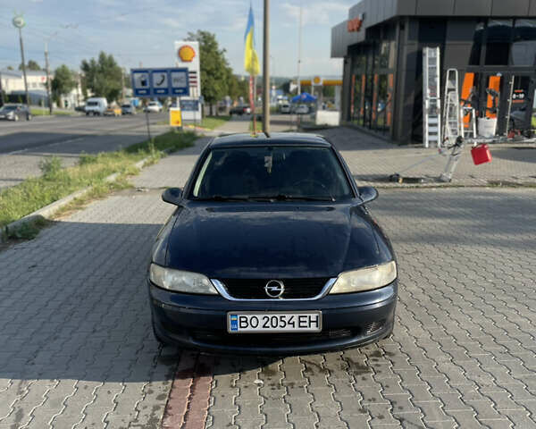 Синий Опель Вектра, объемом двигателя 1.6 л и пробегом 417 тыс. км за 2800 $, фото 1 на Automoto.ua