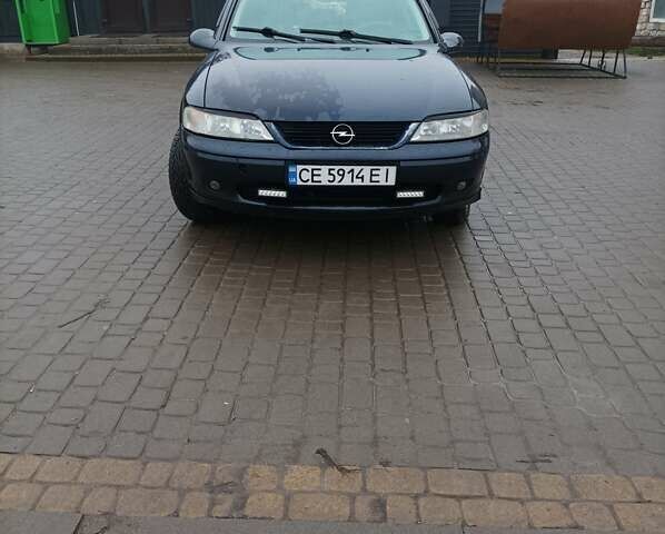 Синий Опель Вектра, объемом двигателя 1.8 л и пробегом 388 тыс. км за 2000 $, фото 1 на Automoto.ua