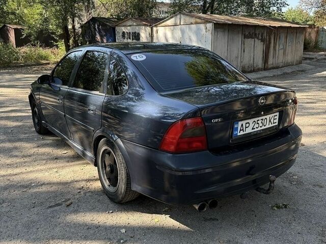 Синій Опель Вектра, об'ємом двигуна 1.6 л та пробігом 360 тис. км за 2308 $, фото 1 на Automoto.ua