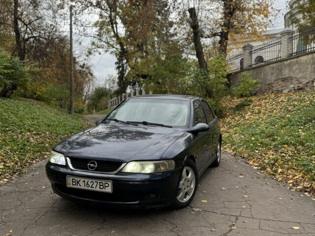 Опель Вектра 2000 в Остоге на Automoto.ua Синий Опель Вектра, объемом двигателя 1.8 л и пробегом 300 тыс. км за 1850 $, фото 1 на Automoto.ua