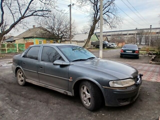 Синій Опель Вектра, об'ємом двигуна 0 л та пробігом 300 тис. км за 800 $, фото 1 на Automoto.ua