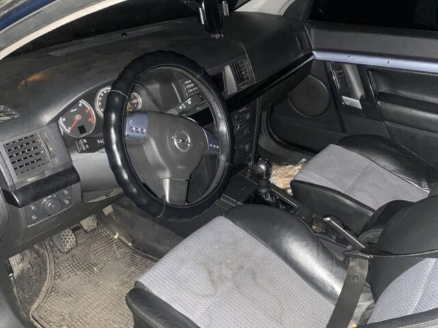 Синій Опель Вектра, об'ємом двигуна 0 л та пробігом 300 тис. км за 1800 $, фото 1 на Automoto.ua