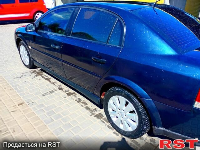 Синій Опель Вектра, об'ємом двигуна 2.2 л та пробігом 325 тис. км за 3500 $, фото 1 на Automoto.ua