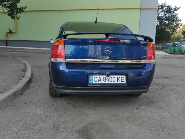 Синій Опель Вектра, об'ємом двигуна 2.2 л та пробігом 330 тис. км за 3802 $, фото 1 на Automoto.ua