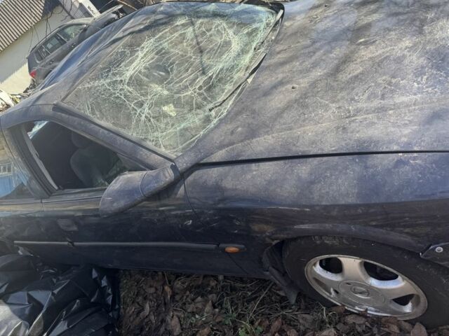 Синій Опель Вектра, об'ємом двигуна 1.6 л та пробігом 203 тис. км за 800 $, фото 1 на Automoto.ua