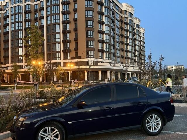 Синий Опель Вектра, объемом двигателя 2 л и пробегом 299 тыс. км за 3200 $, фото 1 на Automoto.ua