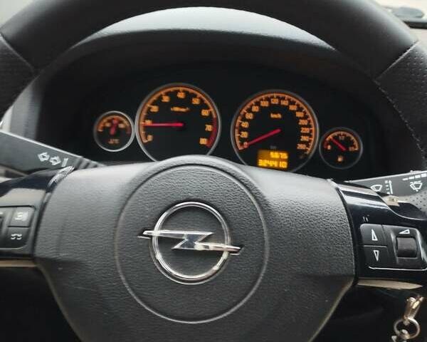 Синій Опель Вектра, об'ємом двигуна 1.8 л та пробігом 325 тис. км за 3999 $, фото 1 на Automoto.ua