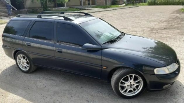 Синій Опель Вектра, об'ємом двигуна 1.6 л та пробігом 288 тис. км за 1147 $, фото 1 на Automoto.ua