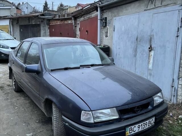 Синий Опель Вектра, объемом двигателя 1.6 л и пробегом 278 тыс. км за 999 $, фото 1 на Automoto.ua