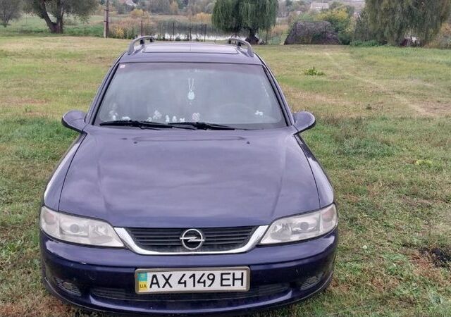 Синий Опель Вектра, объемом двигателя 2 л и пробегом 330 тыс. км за 2500 $, фото 1 на Automoto.ua