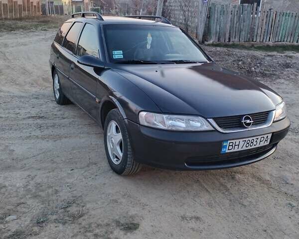 Синий Опель Вектра, объемом двигателя 1.6 л и пробегом 298 тыс. км за 2600 $, фото 1 на Automoto.ua