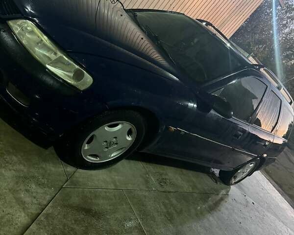 Синий Опель Вектра, объемом двигателя 1.8 л и пробегом 510 тыс. км за 3000 $, фото 1 на Automoto.ua