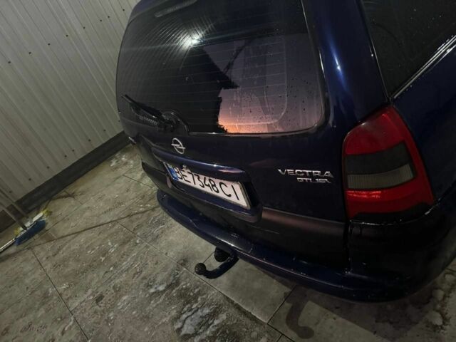 Синий Опель Вектра, объемом двигателя 1.8 л и пробегом 495 тыс. км за 3000 $, фото 1 на Automoto.ua