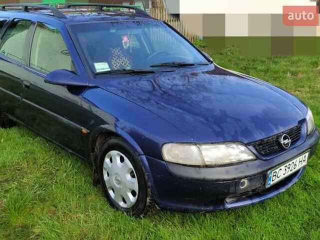 Синий Опель Вектра, объемом двигателя 1.8 л и пробегом 320 тыс. км за 2000 $, фото 1 на Automoto.ua