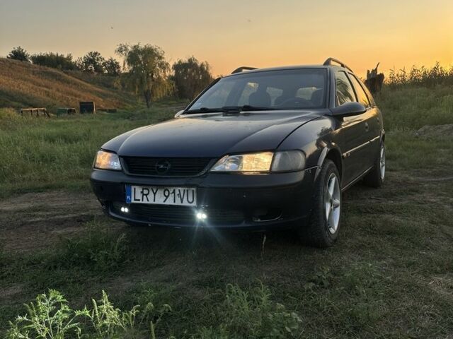 Синій Опель Вектра, об'ємом двигуна 2 л та пробігом 329 тис. км за 1051 $, фото 1 на Automoto.ua