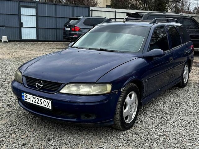 Синій Опель Вектра, об'ємом двигуна 1.8 л та пробігом 185 тис. км за 1999 $, фото 1 на Automoto.ua
