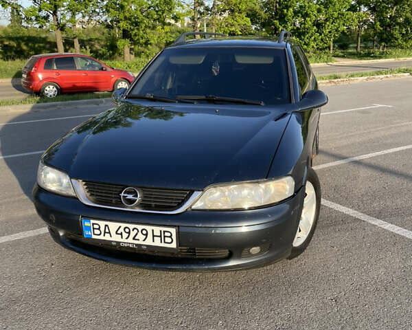 Синий Опель Вектра, объемом двигателя 2.2 л и пробегом 399 тыс. км за 3500 $, фото 1 на Automoto.ua