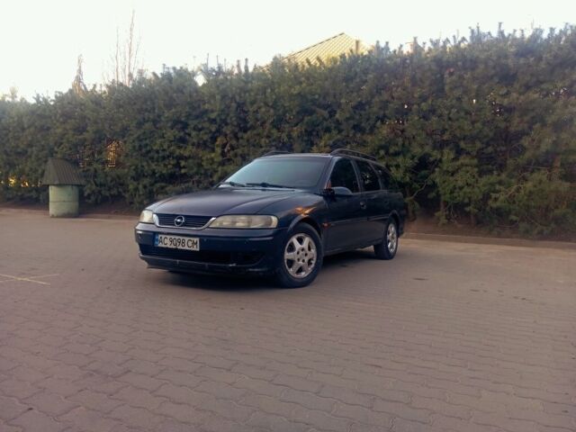 Синий Опель Вектра, объемом двигателя 2.2 л и пробегом 377 тыс. км за 1500 $, фото 1 на Automoto.ua